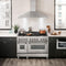 KL242_104480287.webp